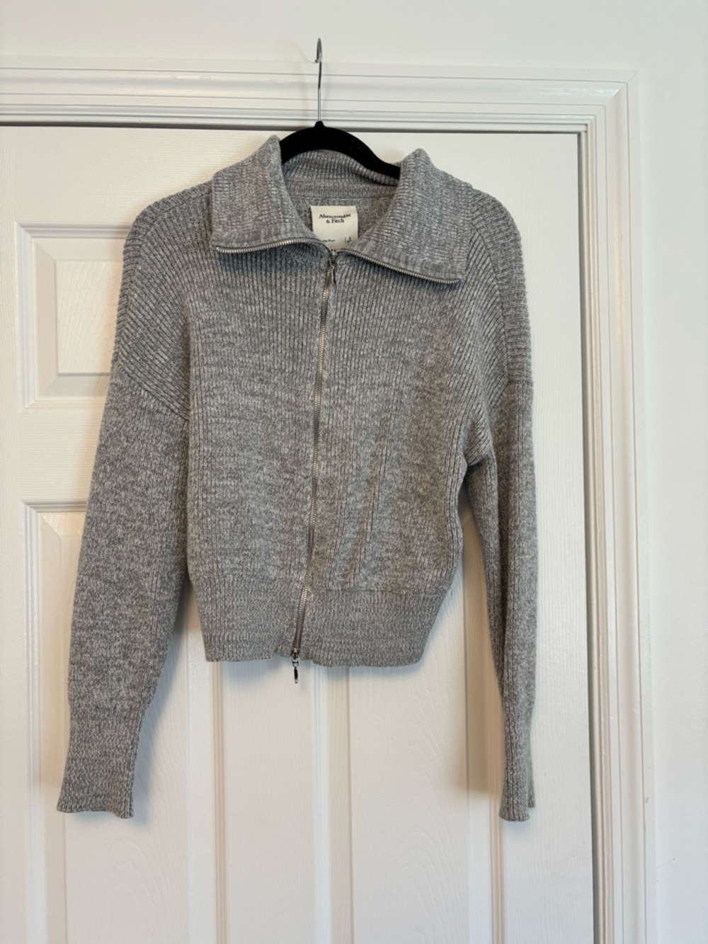 Abercrombie & Fitch Zip Up Sweater Size S Gray Ribbed Knit Cardigan